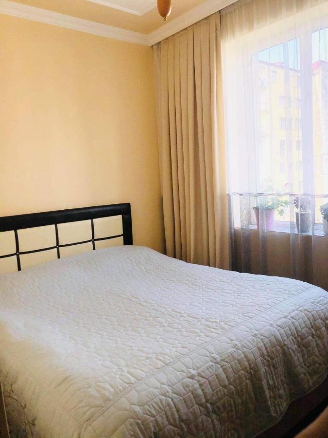 Apartment Near The Sea Batumi Bagian luar foto