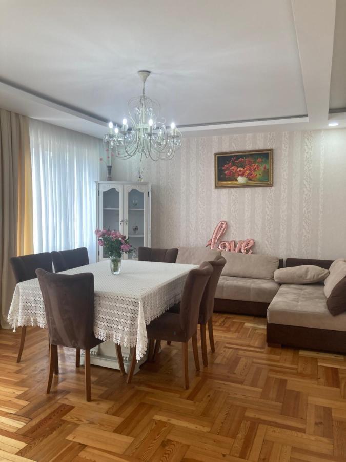 Apartment Near The Sea Batumi Bagian luar foto