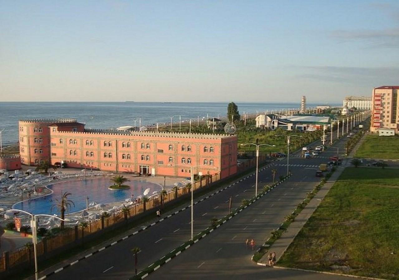 Apartment Near The Sea Batumi Bagian luar foto