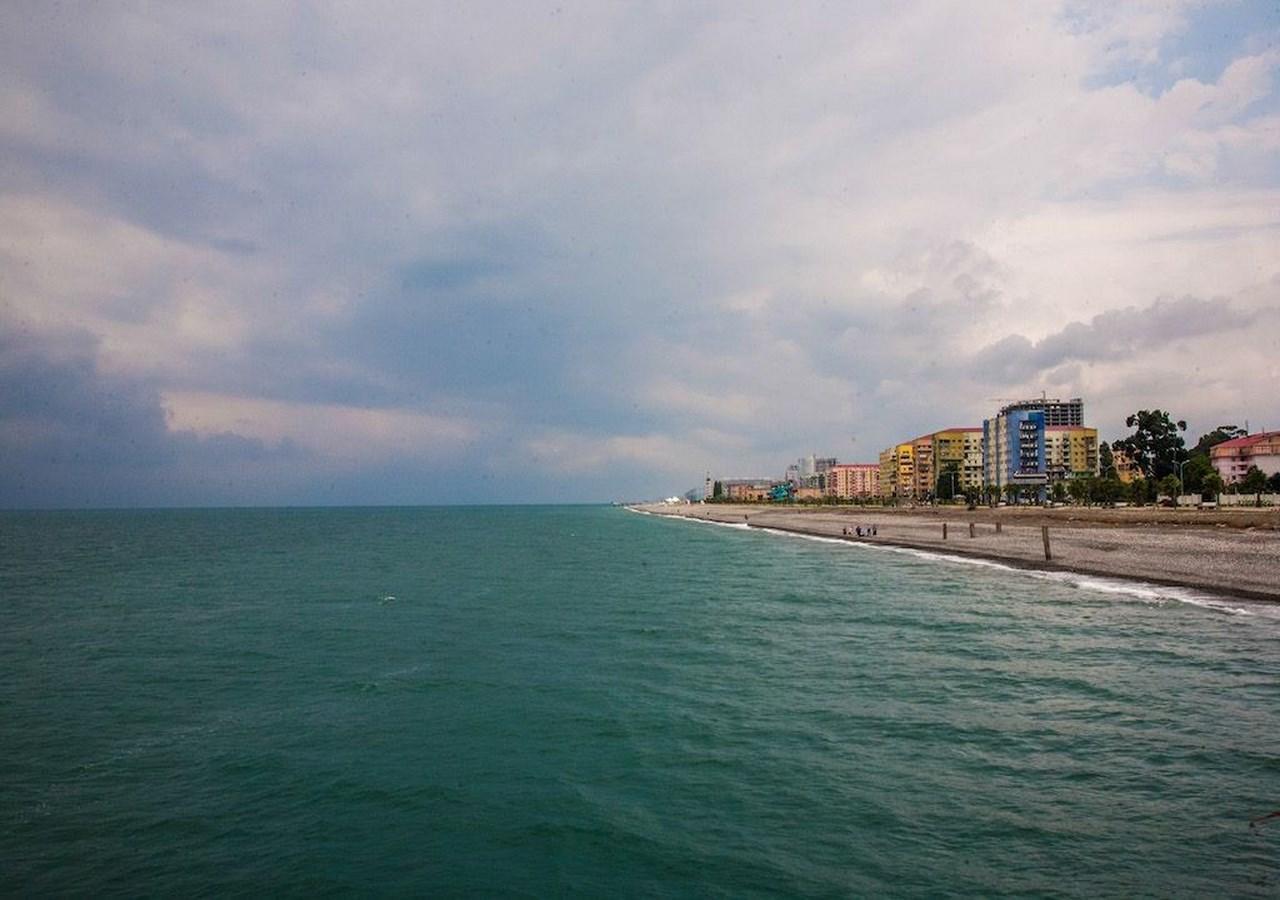 Apartment Near The Sea Batumi Bagian luar foto